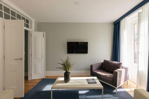 Communal lounge/ TV room, TV and multimedia, Living room, Seating area