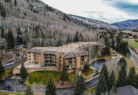 Vail 2BR Home Hot Tub 5 Minutes to Slopes House in Vail