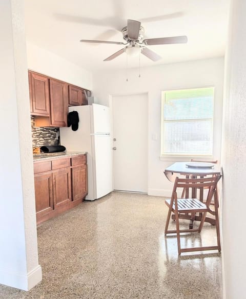 Charming EGAD Retreat - Steps to River & Shops Apartment in Melbourne