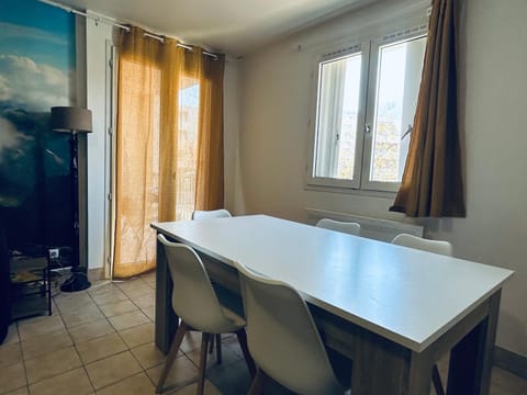 Appart 3 lits proche mer, centre ville et commerces avec clim Apartment in Bastia