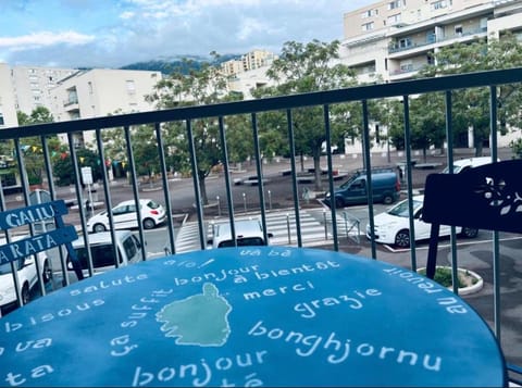 Appart 3 lits proche mer, centre ville et commerces avec clim Apartment in Bastia