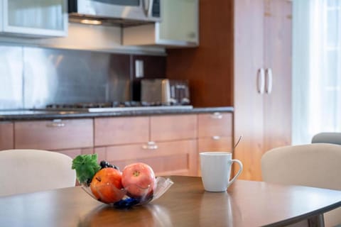 Cozy Designer 3BR 7-mins to Oakland Airport House in San Leandro