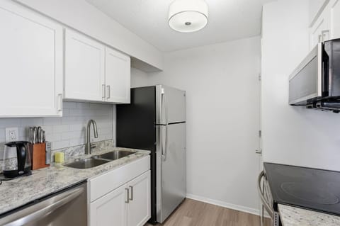 Contemporary Comfort at 502 Apartment in Jeffersontown