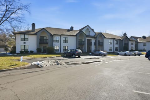 Your Modern Escape at 502 Apartment in Jeffersontown