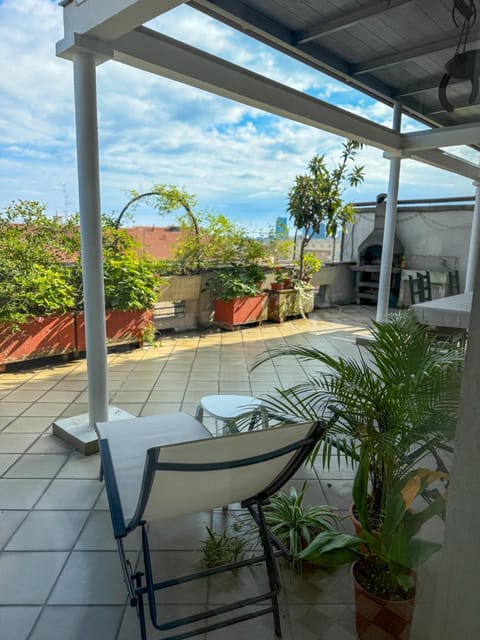 Property building, Balcony/Terrace, Balcony/Terrace