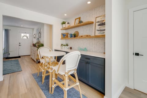 Deck, Fire Pit! Fully Updated Home Near Lake Huron House in Caseville