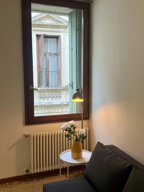 Wake up next to Vicenza's Most Beautiful Square! Apartment in Vicenza