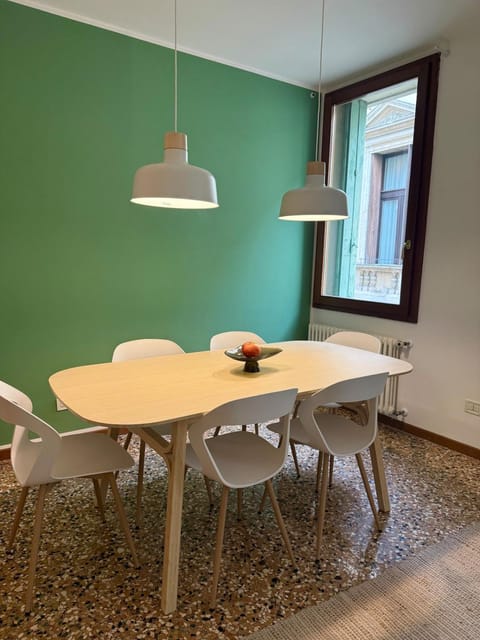 Wake up next to Vicenza's Most Beautiful Square! Apartment in Vicenza