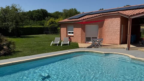 Patio, Garden, Swimming pool, sunbed