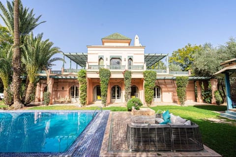 Property building, Day, Garden, Garden view, Swimming pool, sunbed