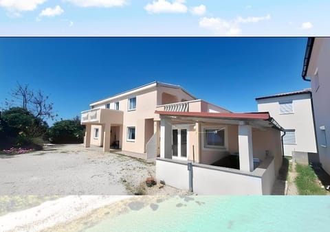 Property building, Day, Street view
