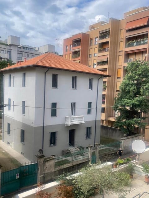 Lacasabianca guest house saronno Bed and Breakfast in Saronno