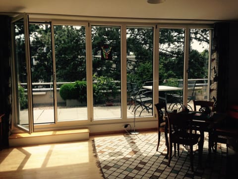 Communal lounge/ TV room, Balcony/Terrace