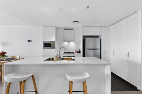 Property building, Kitchen or kitchenette, kitchen, kitchen