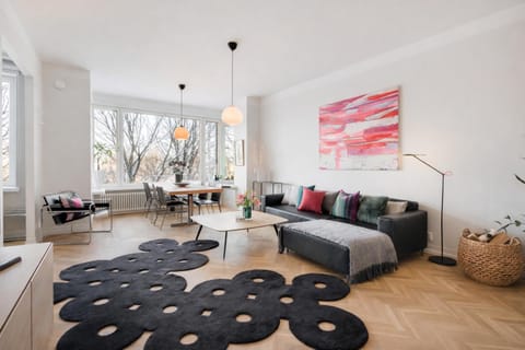 Living room, Seating area, Dining area