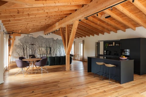 TV and multimedia, Living room, Dining area