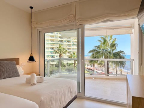 Bed, View (from property/room), Balcony/Terrace, Photo of the whole room, Bedroom, Sea view