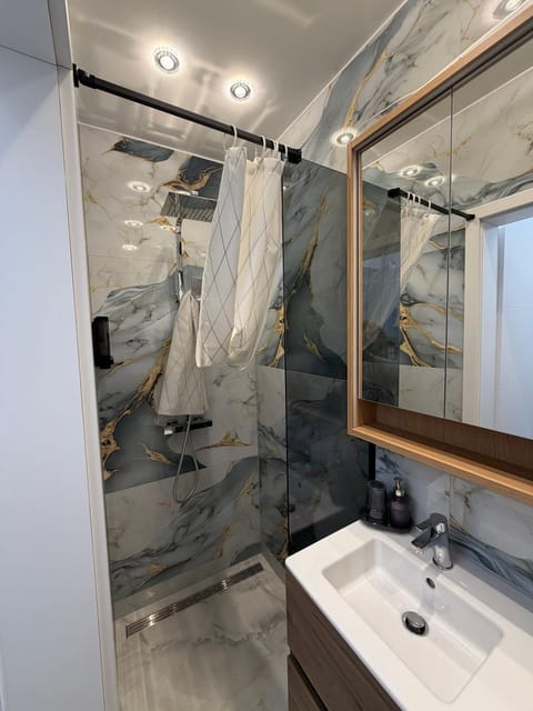 Bathroom, Living room