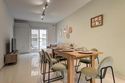 Designer 4 BR Family Apartment with Side Sea View Apartment in Saint Paul's Bay