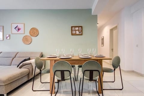 Designer 4 BR Family Apartment with Side Sea View Apartment in Saint Paul's Bay