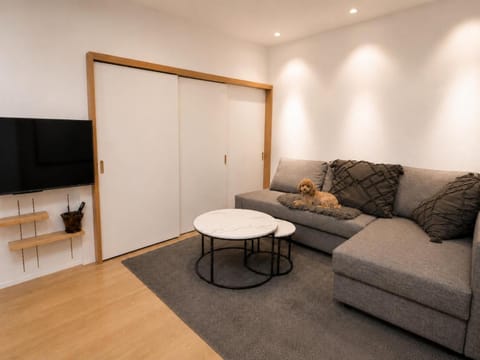 Living room, pet friendly