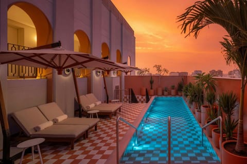 Swimming pool