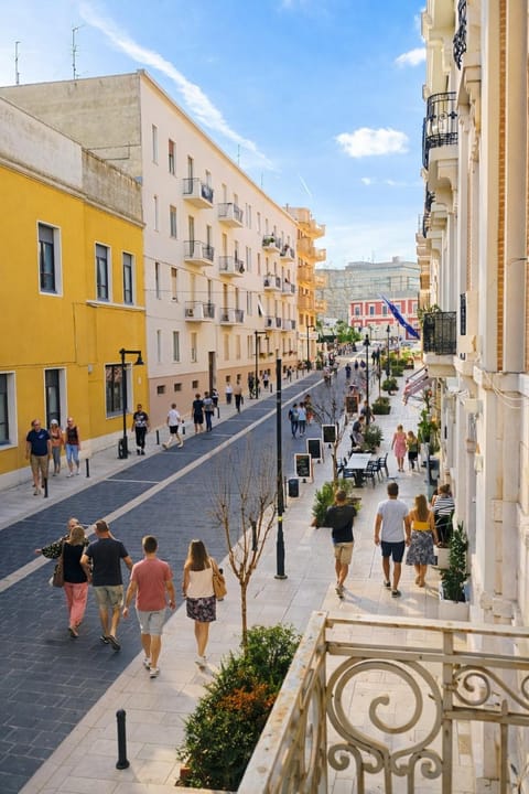 Street view, Quiet street view