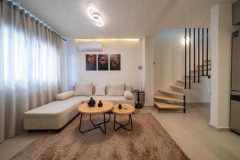 Serenity Apartment in Volos