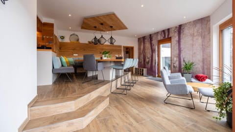 Living room, Lounge or bar, Seating area, Dining area, Food, Breakfast