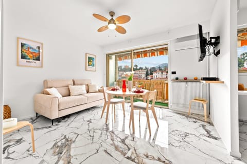Communal lounge/ TV room, Living room, Seating area, Dining area