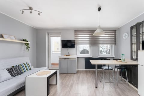 TV and multimedia, Kitchen or kitchenette, Living room, Seating area, Dining area