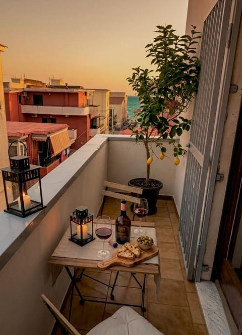 Patio, View (from property/room), Balcony/Terrace