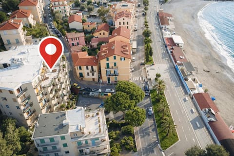 Property building, Nearby landmark, Day, Neighbourhood, Natural landscape, Bird's eye view, Beach, City view, Sea view, Street view, Location, Parking