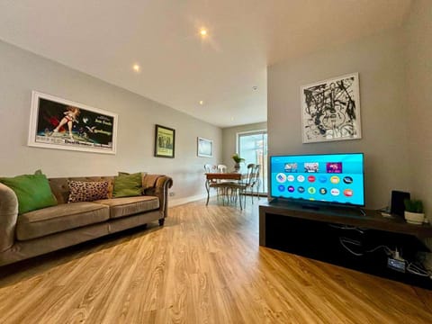 TV and multimedia, Living room, Seating area