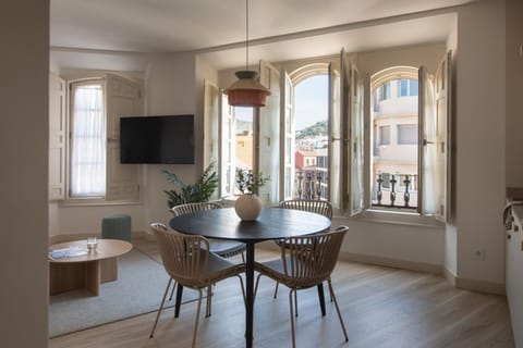 TV and multimedia, Dining area