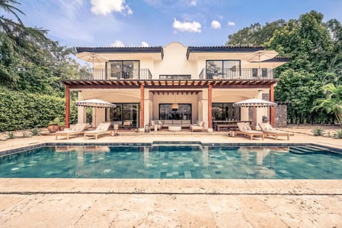 Property building, Pool view