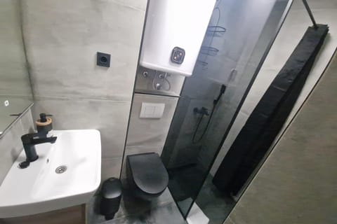 Shower, Toilet, Bathroom