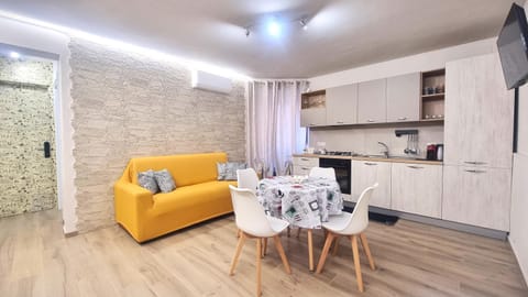 Kitchen or kitchenette, Seating area, Dining area, oven, stove, kitchen