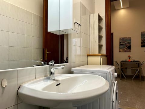 Remolari, Two-room apartment in the historic center Apartment in Chiavari