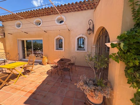 VILLA de la ROCHE Villa in Le Beausset