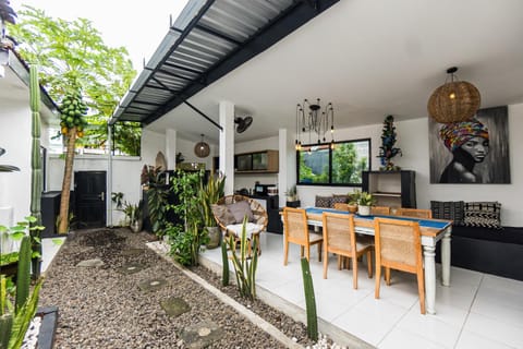 APS House Pererenan Bed and Breakfast in North Kuta