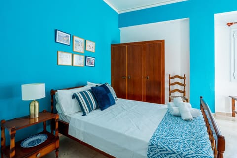 Bed, Photo of the whole room, Bedroom, towels, wardrobe