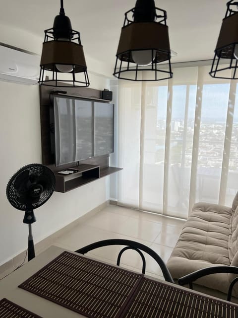 Communal lounge/ TV room, TV and multimedia, air conditioner