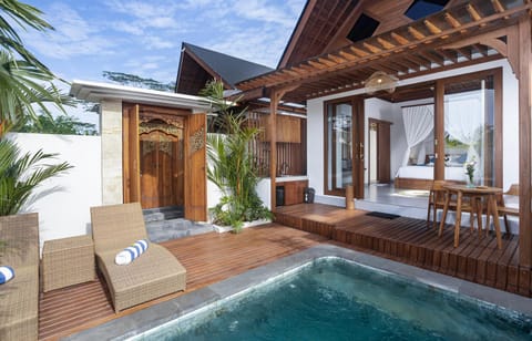 Property building, Swimming pool