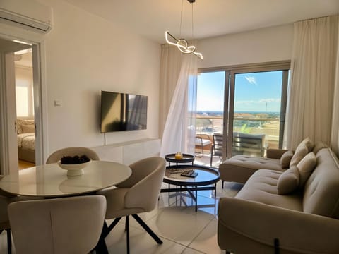 TV and multimedia, View (from property/room), Living room, Dining area, Sea view, internet