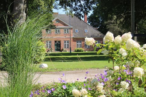 Property building, Natural landscape, Garden