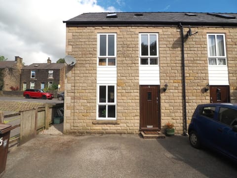 Property building, Day, Location, Parking