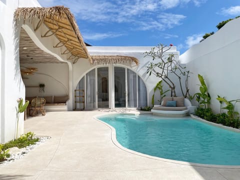 Property building, Day, Garden, Garden view, Pool view, Swimming pool