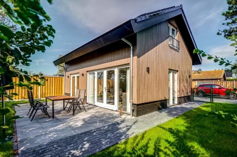 Property building, Patio, Garden, Garden view