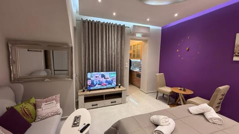 Aggelos Rooms 3 Bed and Breakfast in Volos